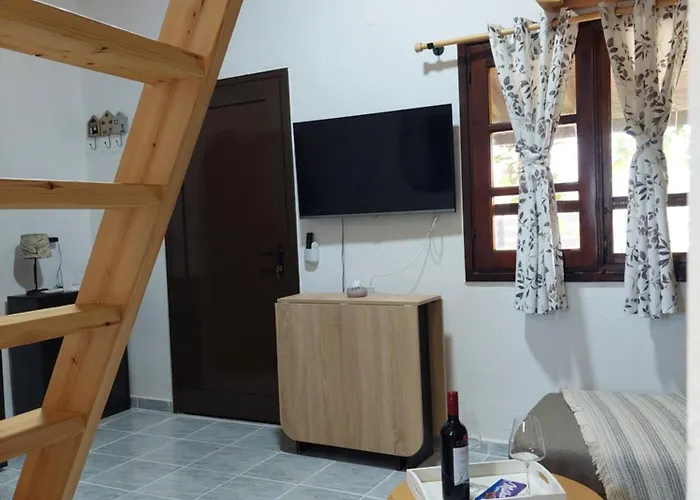 Tiny Loft House In Halkidiki