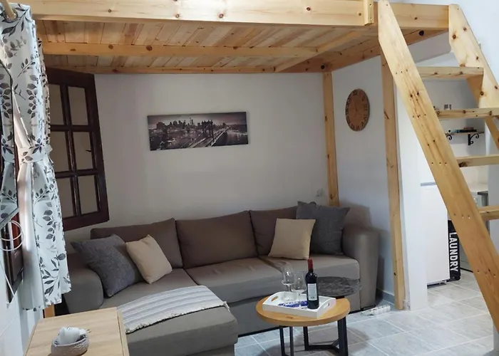 Case de vacanță Tiny Loft House In Halkidiki Nea Poteidaia